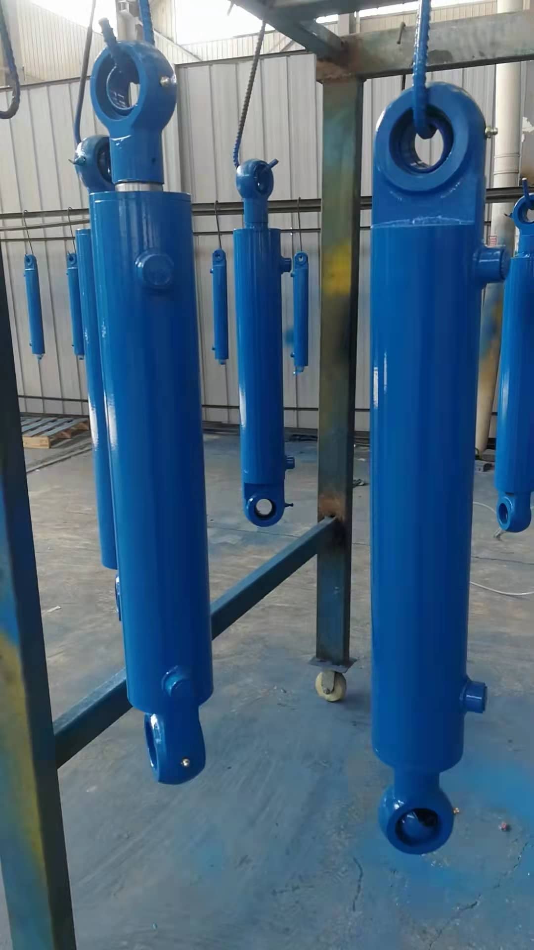 液壓油缸的組成部件有哪些?液壓缸結(jié)構(gòu)有什么特點?(圖1) 液壓油缸的組成部件有哪些?液壓缸結(jié)構(gòu)有什么特點?(圖1)